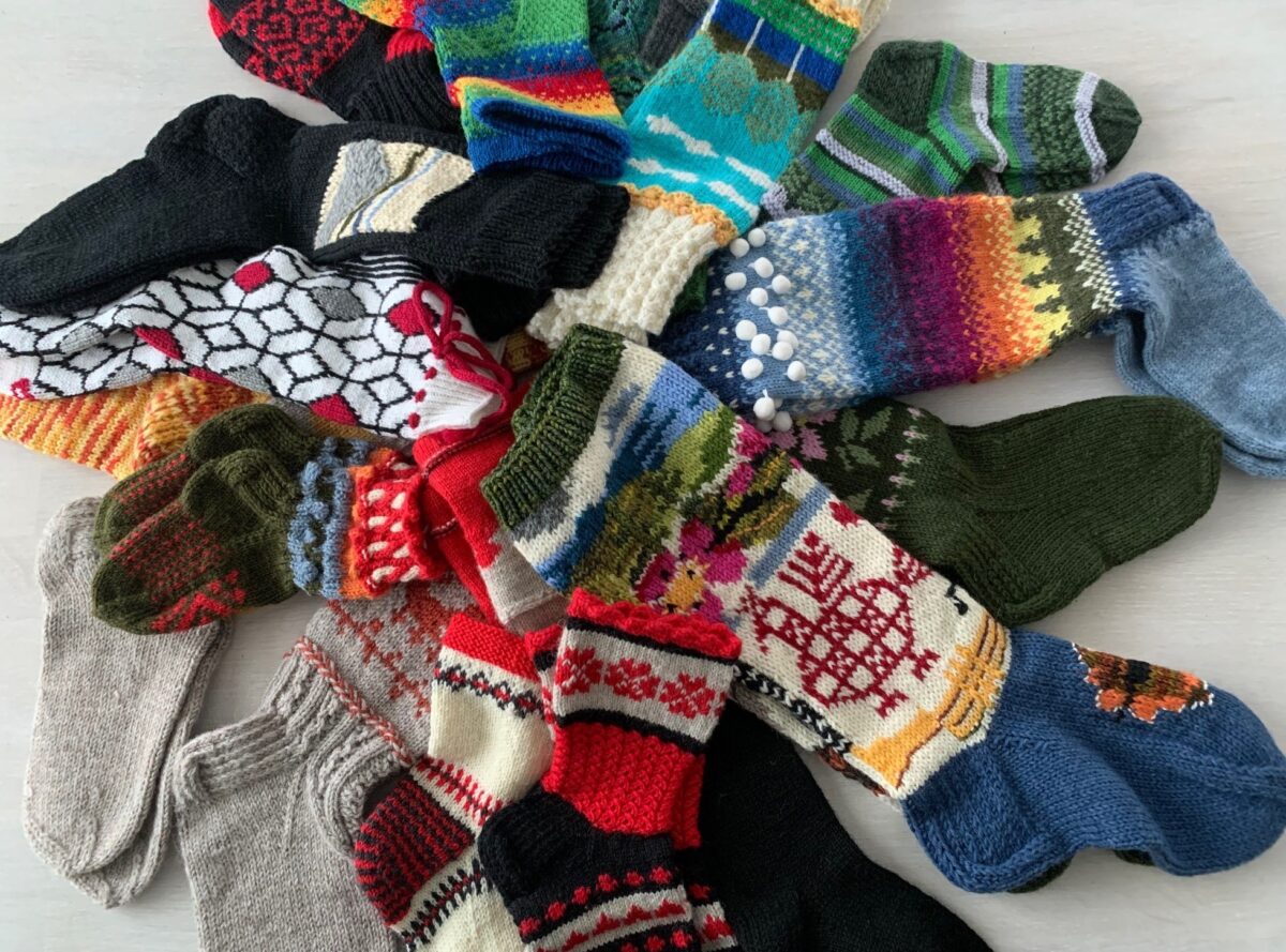 Pohjois-Karjalan villa­suk­ka­kil­pailun sukkia hyväntekeväisyyteen