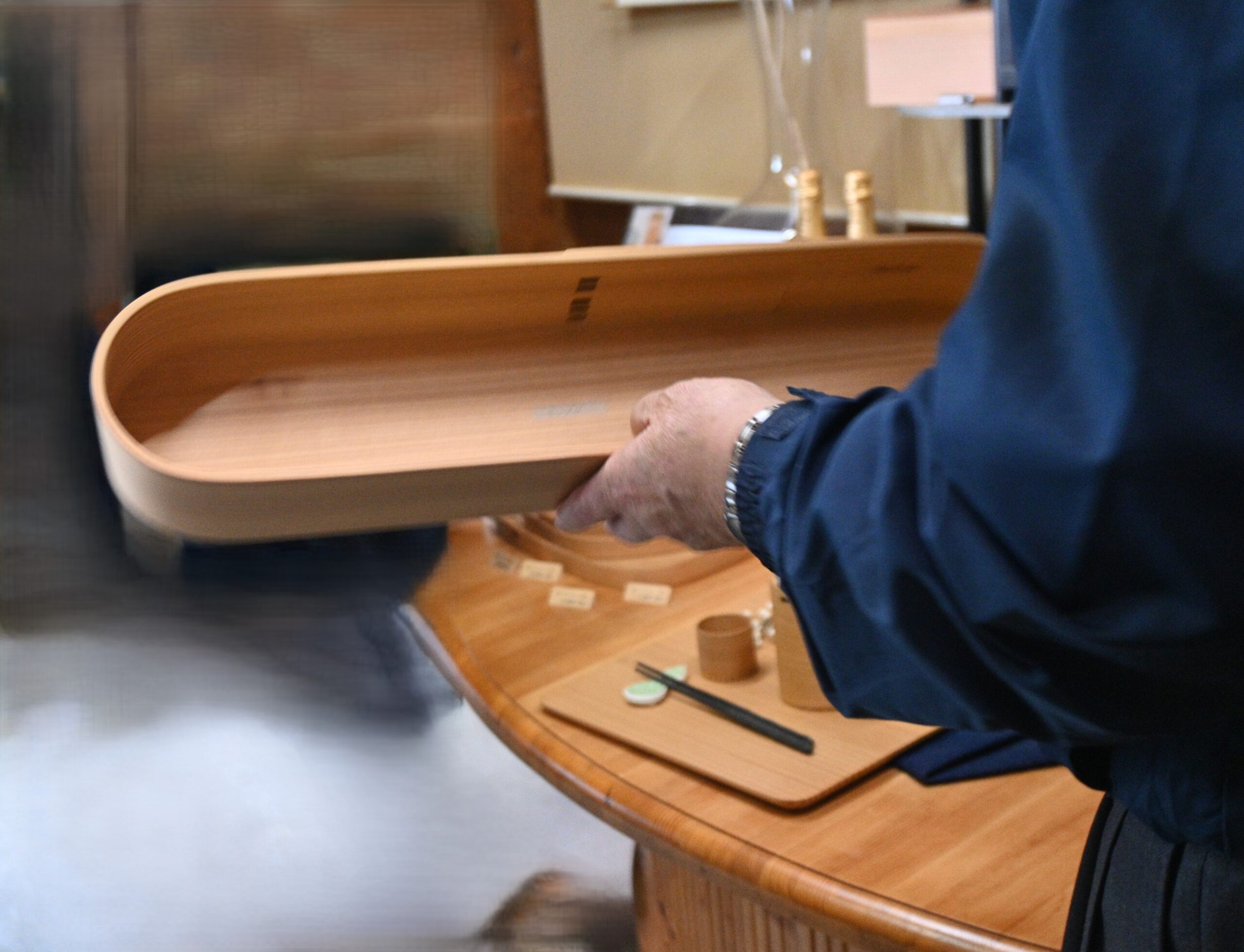 Oodate Magewappa (Bent Wood) Artisans Showcase Skilled Works to a Deleg­a­tion from North Karelia