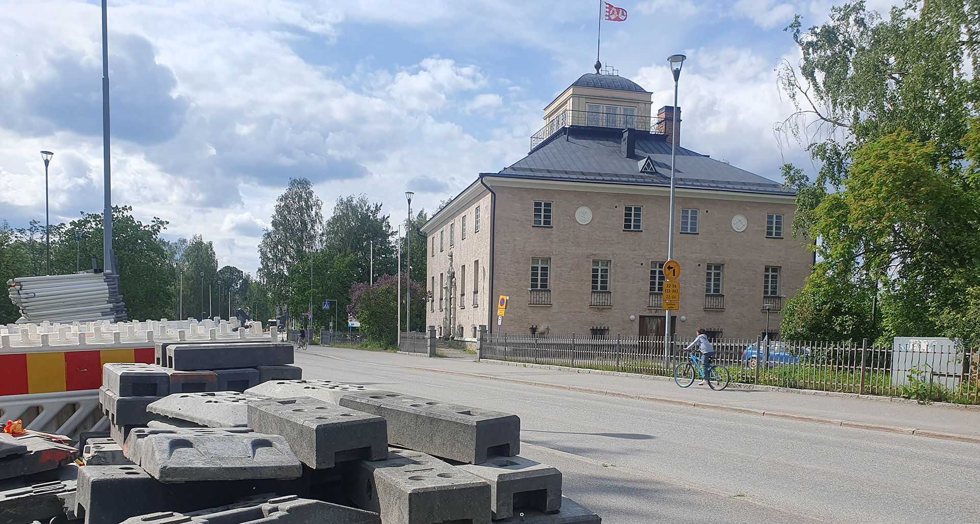 Itäsilta suljettu autoi­li­joilta – Pielis­joen linnalle pääsee Kanava­sillan ja Länsi­sillan kautta