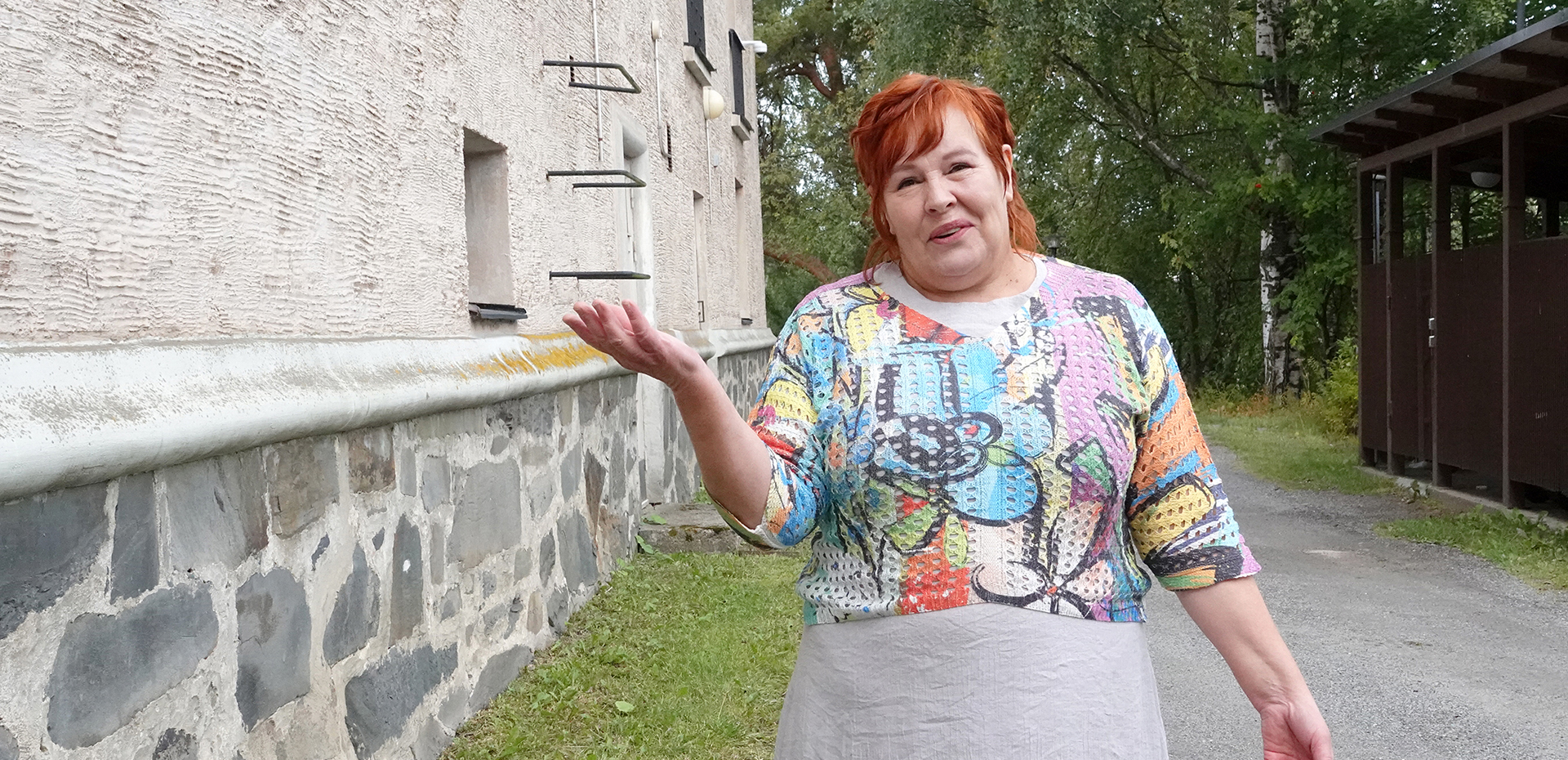 Anja Sarasoja vähentää yksinäi­syyttä kulttuurin keinoin