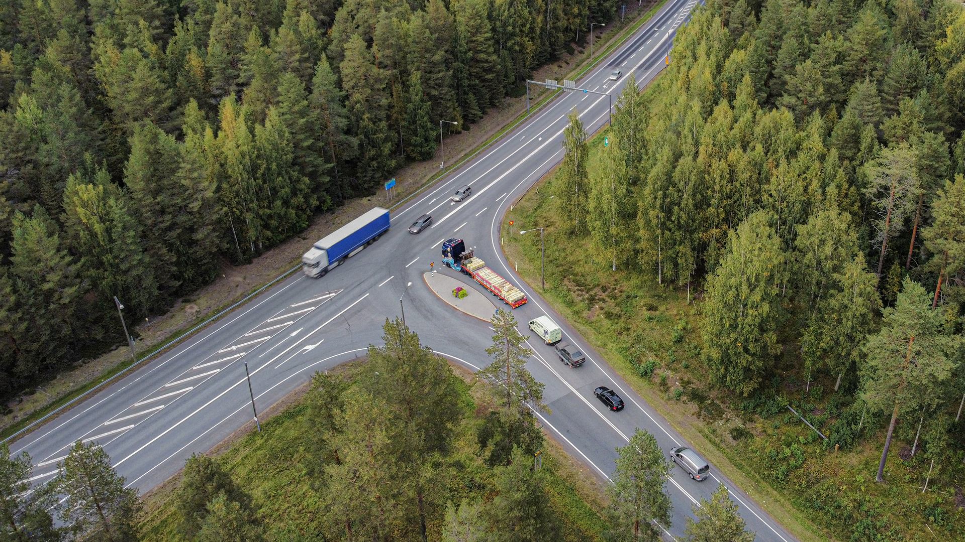 Kehys­rii­hessä päätöksiä Karjalan radan kehit­tä­mi­seen ja 49 miljoonan euron valtuutus Ylämyllyn kohdan parantamiseen
